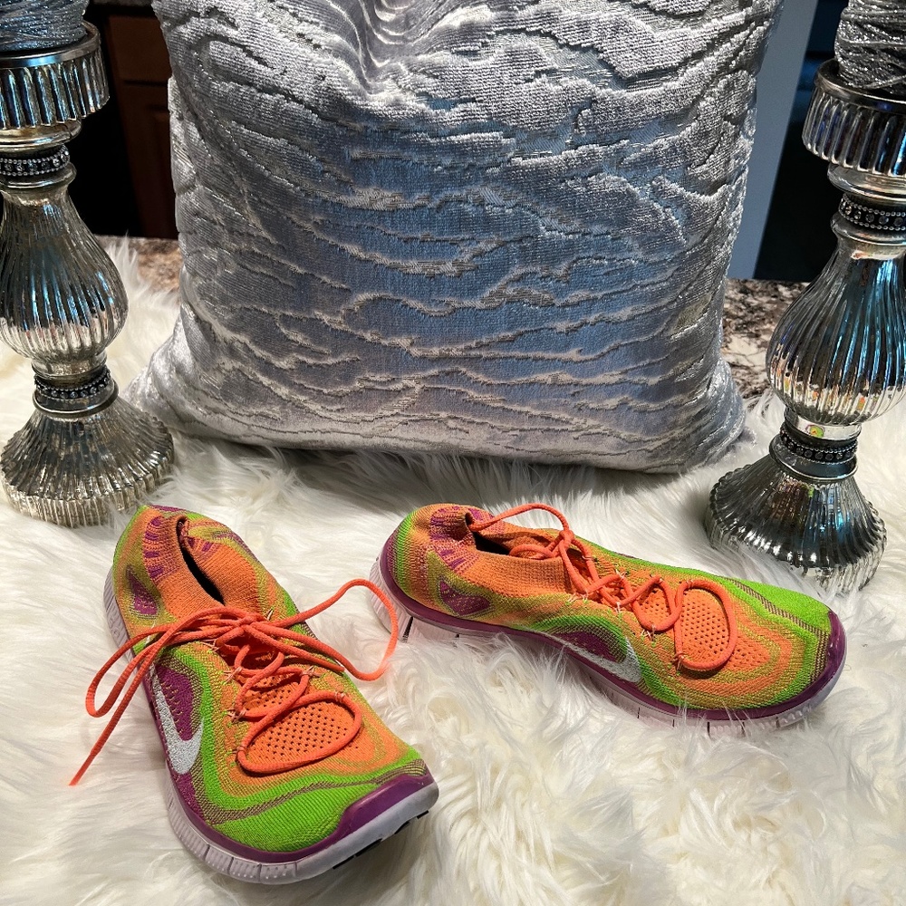 Running shoes